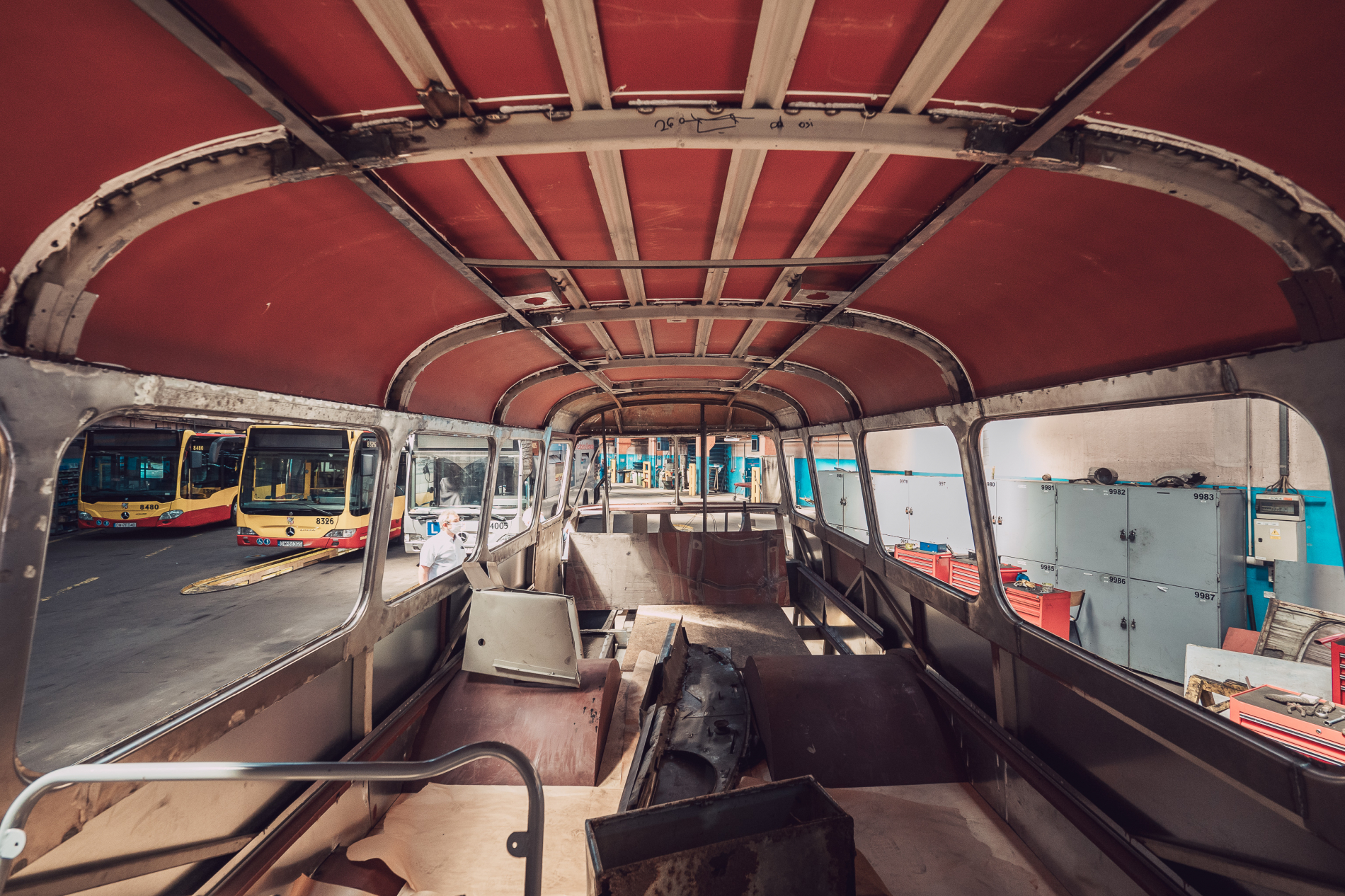 Ogórek - wnętrze autobusu Jelcz 043