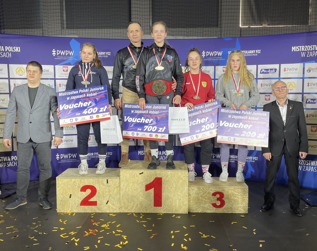 Zofia Polowczyk na podium - zdjęcie