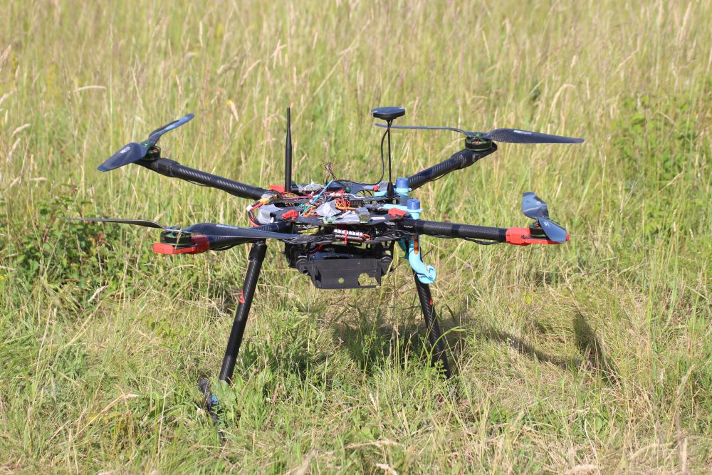 Dron AKL-u