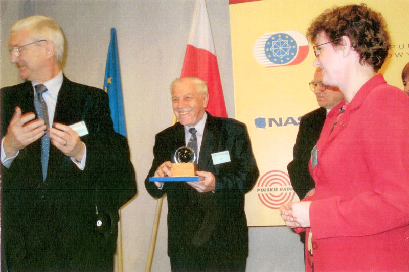 Uroczystość wręczenia prof. Janowi Kochowi indywidualnej nagrody „Kryształowa Brukselka”