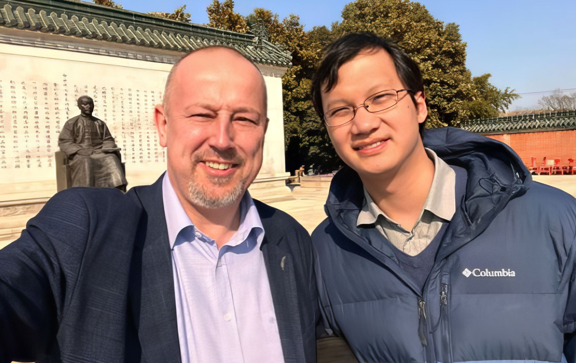 Zdjęcie prof. Roberta Kudrawca i prof. Rui Tanga