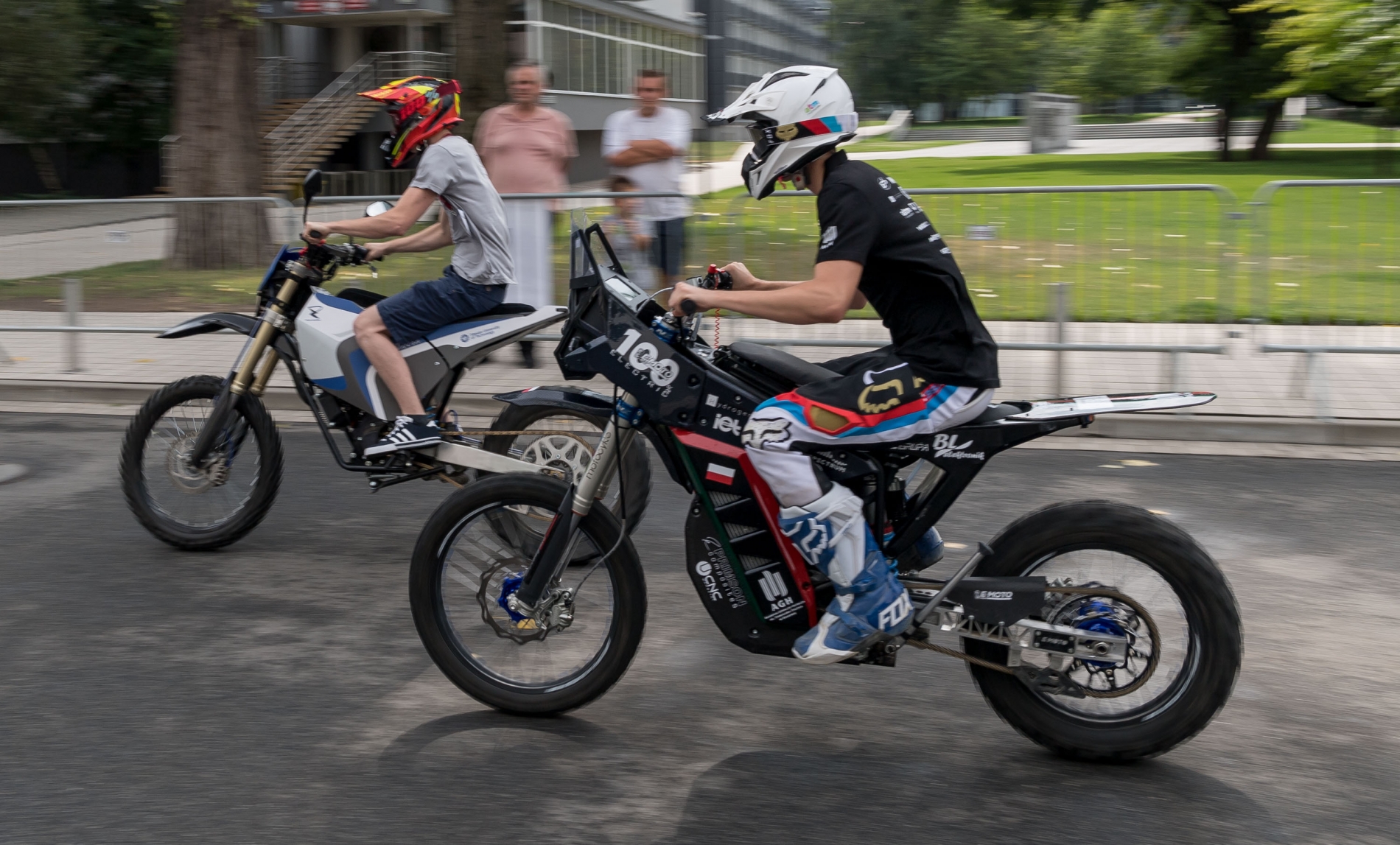 moto13.jpg