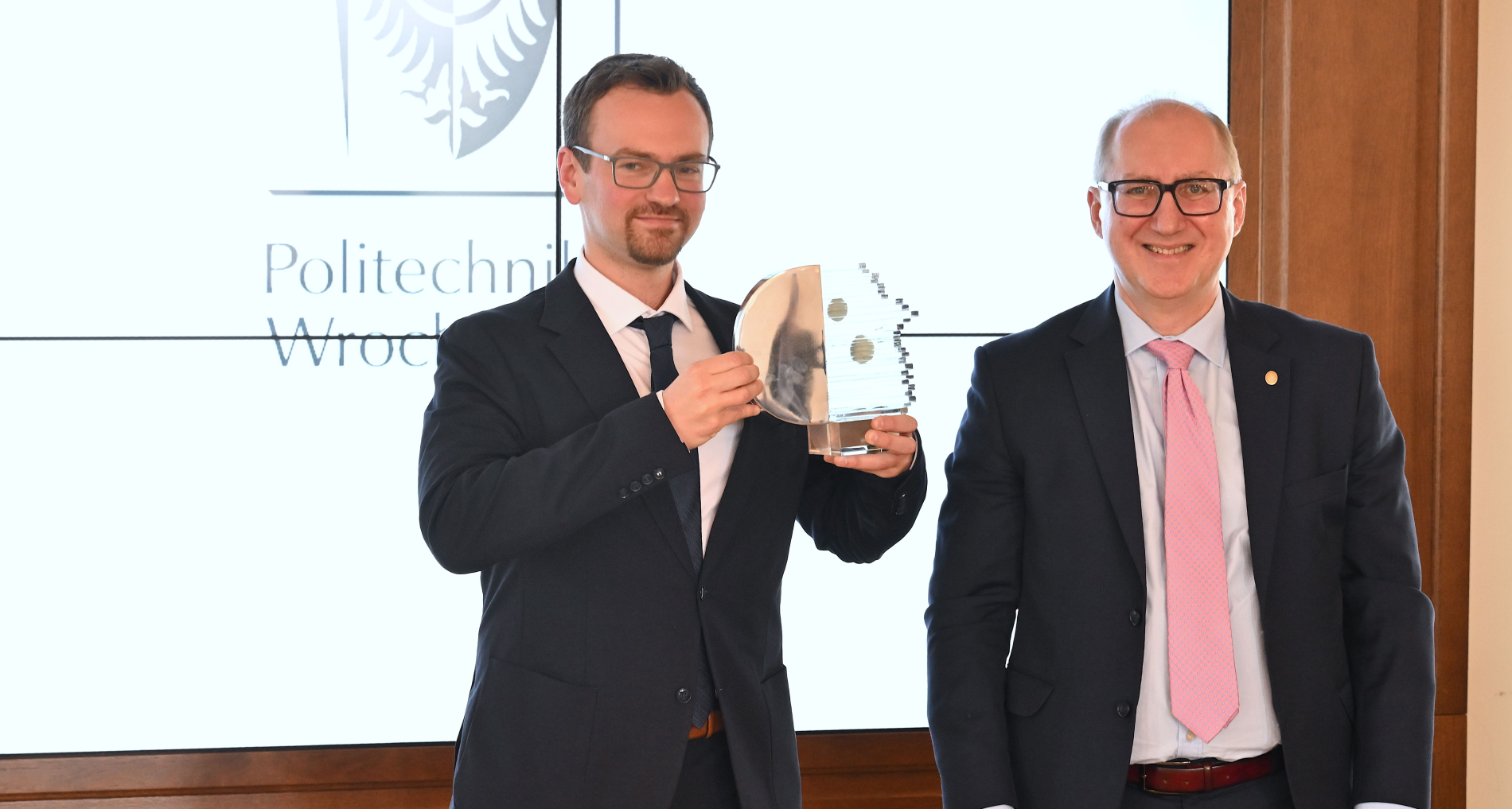 dr Tobias Dornheim i prof. Arkadiusz Wójs - zdjęcie