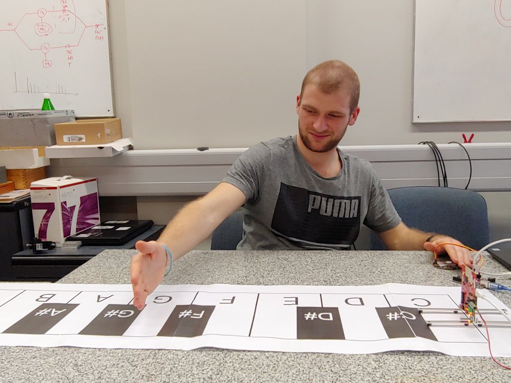 radar_theremin_zbudowany_przez_studentow_pwr_1.jpg