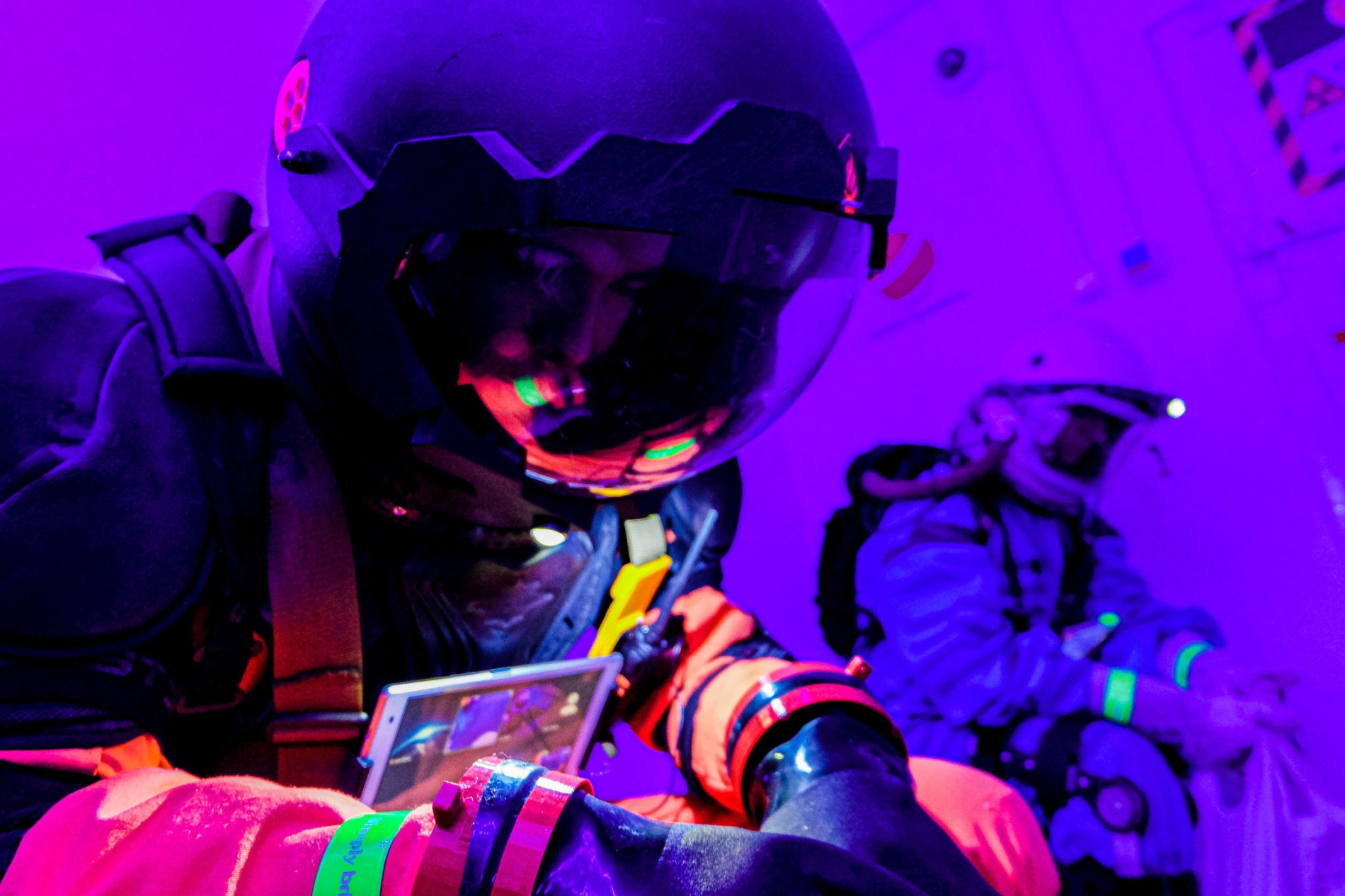 analog_astronauts_before_the_eva_hestia_i_lunares_research_station.jpg