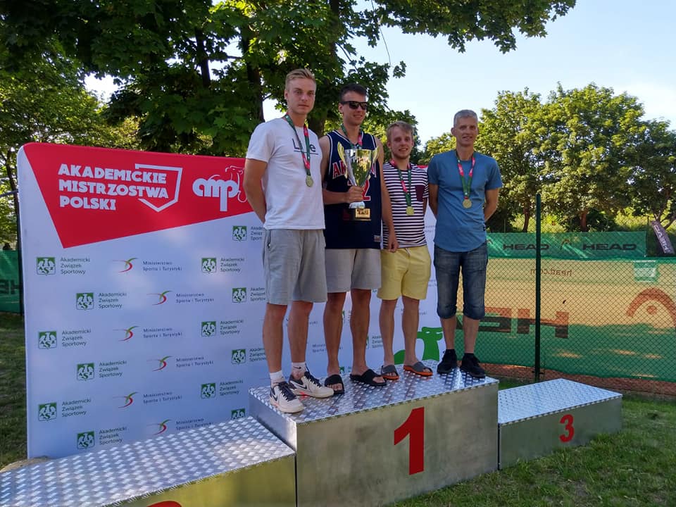 amp_tenis19_01.jpg