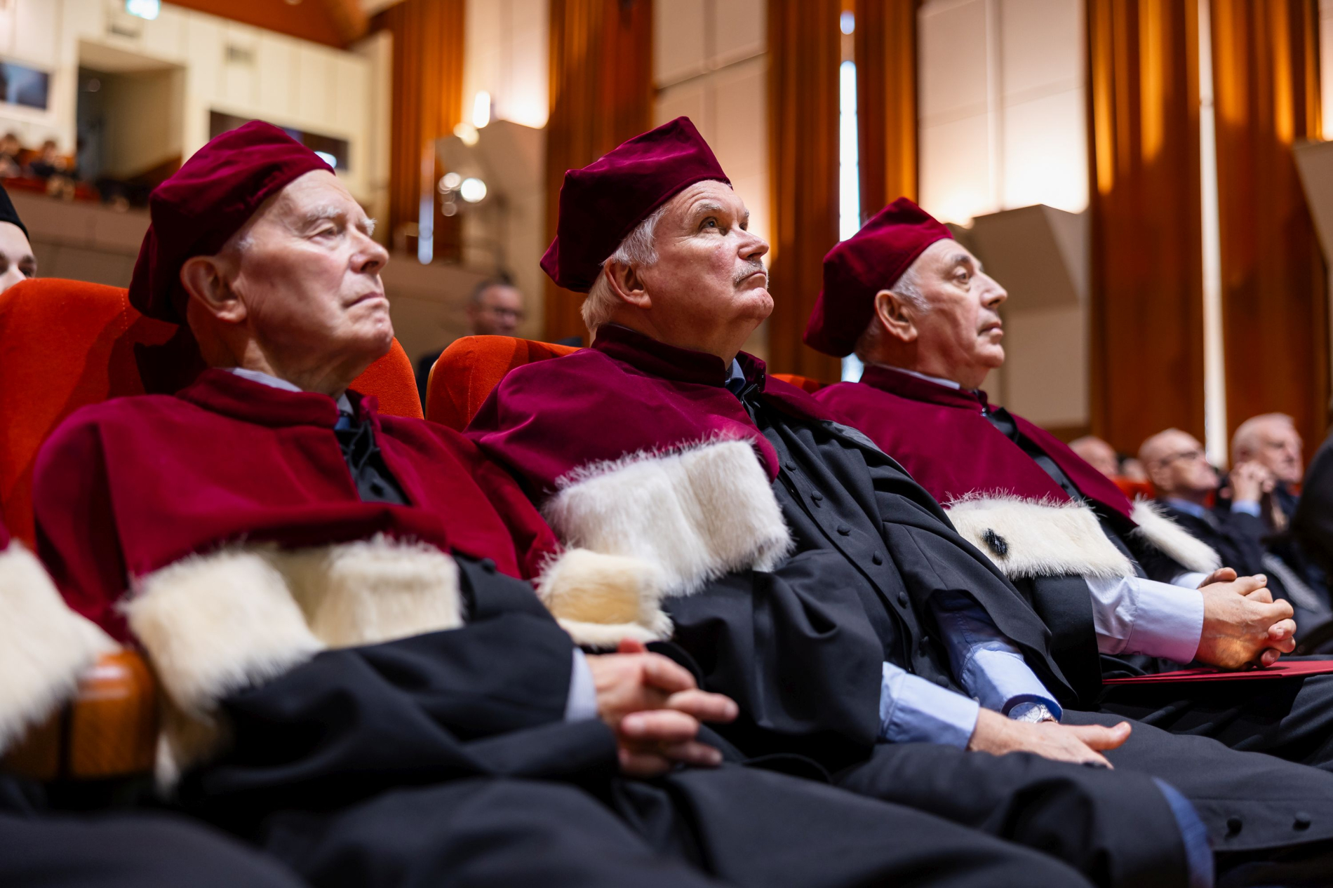 Zdjęcie byłych rektorów PWr