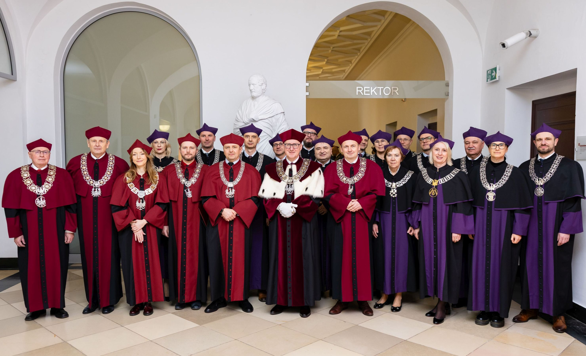 Zdjęcie grupowe władz Politechniki Wrocławskiej