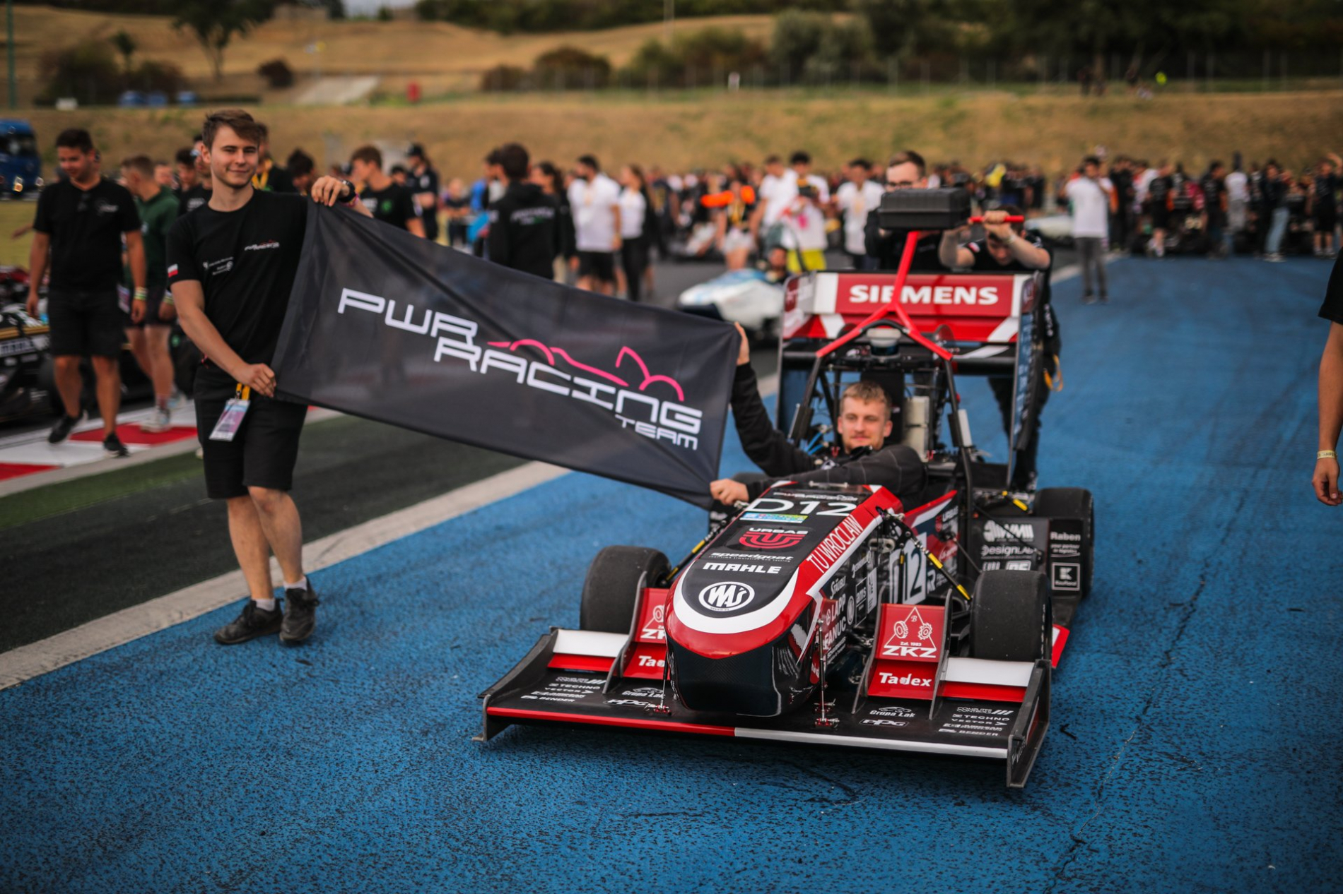 racing_wegry1.jpg