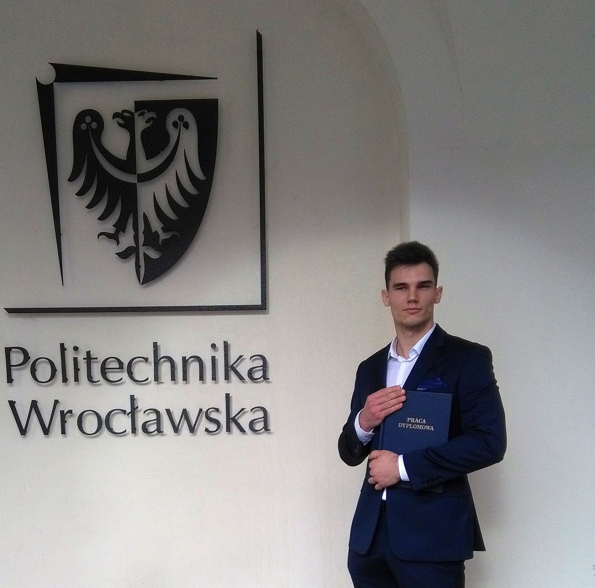 Jakub Rosiński, najlepszy absolwent studiów I stopnia na Politechnice Wrocławskiej w roku akademickim 2019/2020